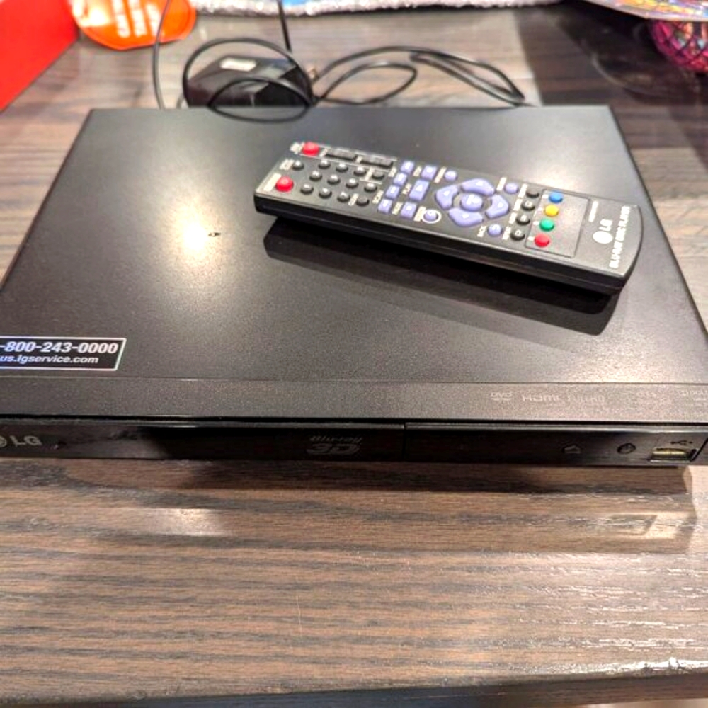 LG BP325W 3D BLU-RAY DISC - DVD PLAYER w/ REMOTE